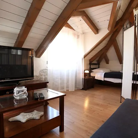 Carrara Τρογκίρ