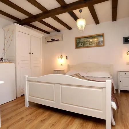 Carrara krevet i doručak