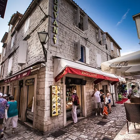 krevet i doručak Carrara Trogir