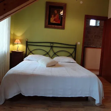 Carrara 3* Τρογκίρ