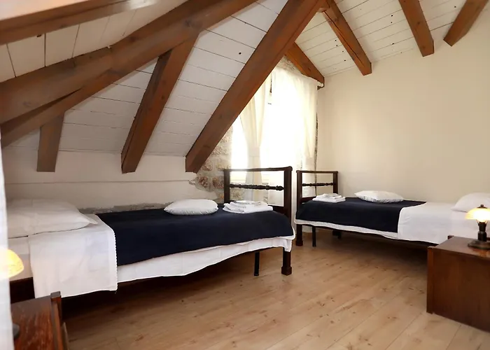 Carrara Bed & Breakfast 3*