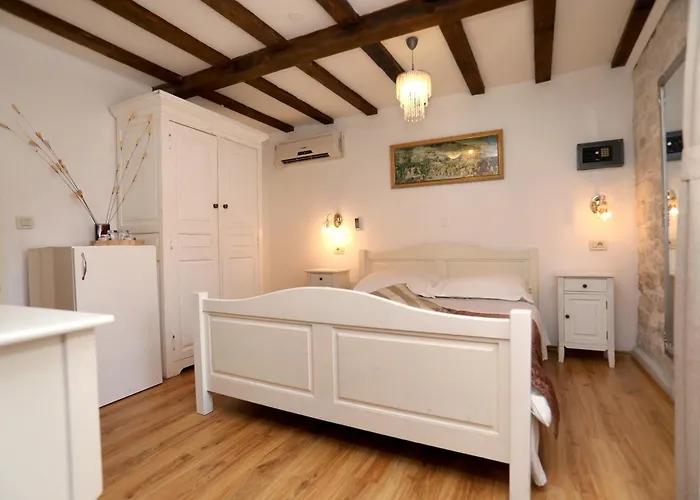 Carrara Bed & Breakfast