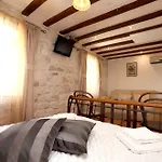 Carrara B&B 트로기르