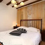 Carrara 3*