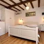 Carrara Bed & Breakfast