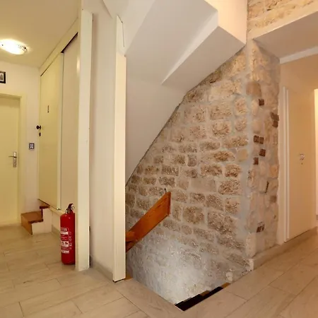 Carrara Traù