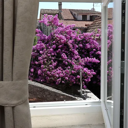 Carrara Bed & Breakfast Traù