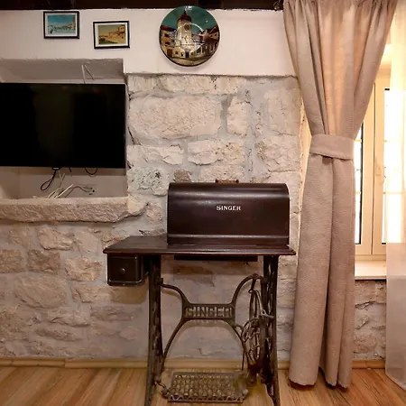 Carrara Nocleg ze śniadaniem