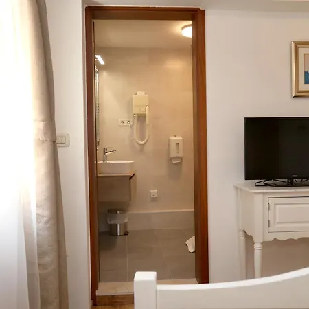 Carrara Bed & Breakfast