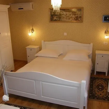 Carrara Трогир