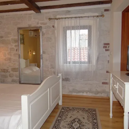 Carrara Отель типа 