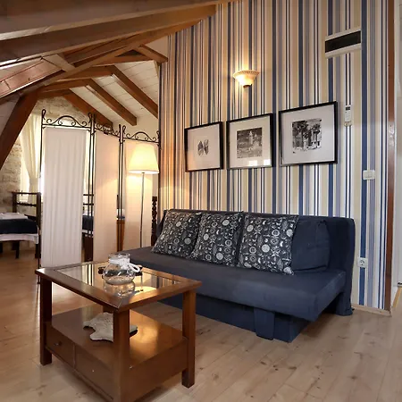 Bed and Breakfast Carrara Τρογκίρ