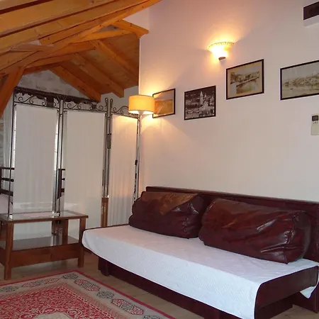 Carrara Bed & Breakfast