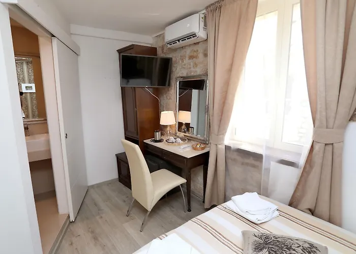 Nocleg ze śniadaniem Carrara 3*