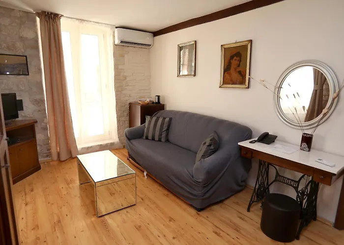 Carrara فندق مبيت وإفطار