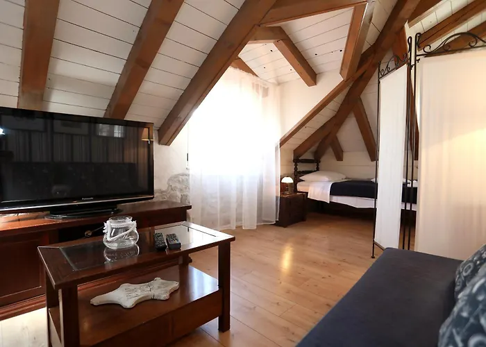 Carrara تروغير