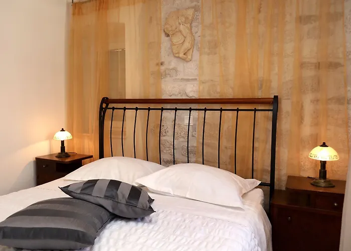 Carrara فندق مبيت وإفطار