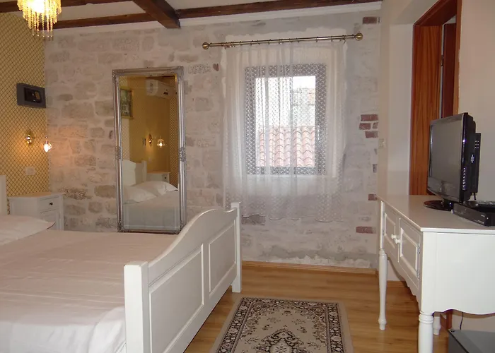 Carrara Nocleg ze śniadaniem